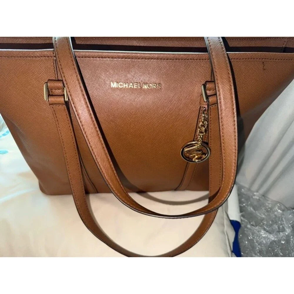 Michael Kors Jet Set Large Saffiano Leather Tote Bag - Luggage Tan